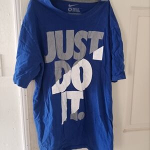 Nike tshirt